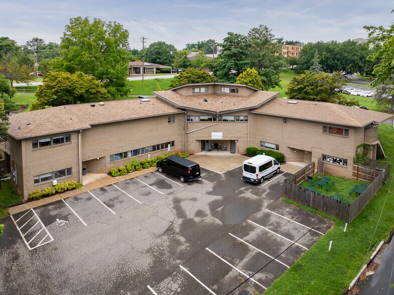 More Photos Of 90 Asheland Ave, Asheville Medical For Sale
