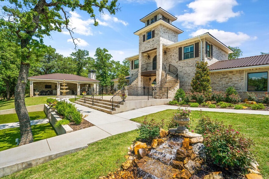 More Photos Of 7700 Glen Rose Hwy, Granbury Lodge Meeting Hall For Sale