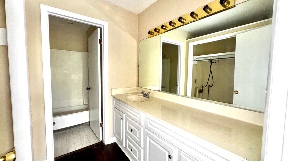 More Photos Of 6270 Aquarius Dr, Alpine Apartments For Sale