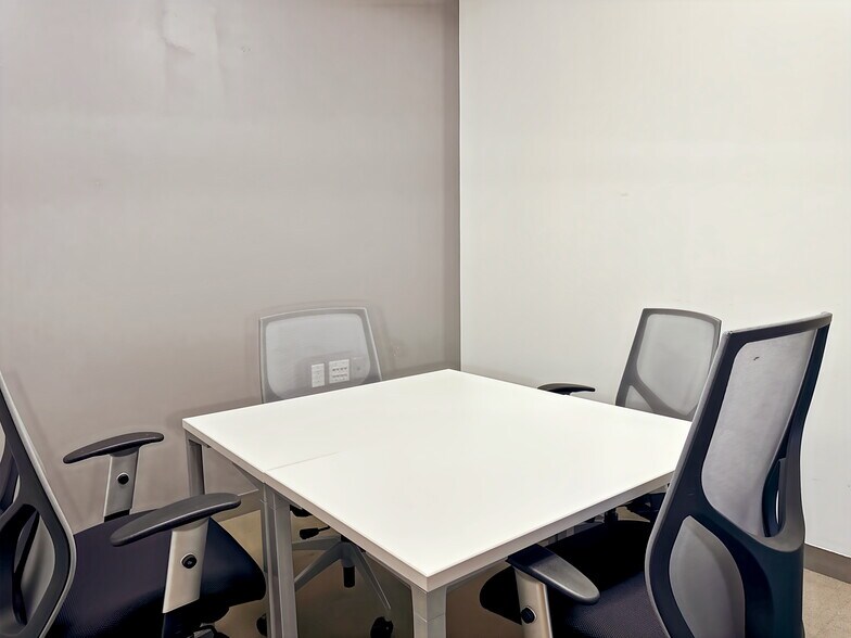 More Photos Of 1901 Avenue of the Stars, Los Angeles Coworking Space