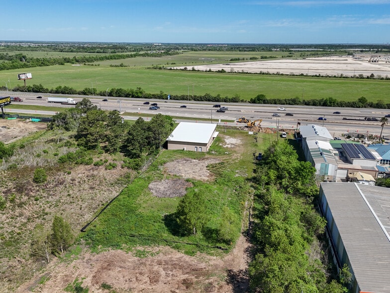 More Photos Of 7304 I-10 E, Baytown Freestanding For Sale