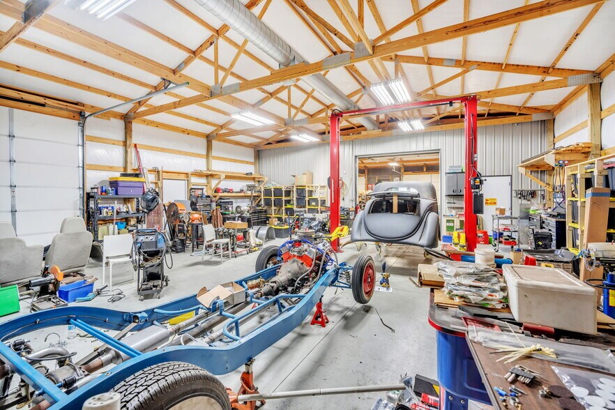 More Photos Of 4271 Calhoun Memorial Hwy, Easley Light Distribution For Sale