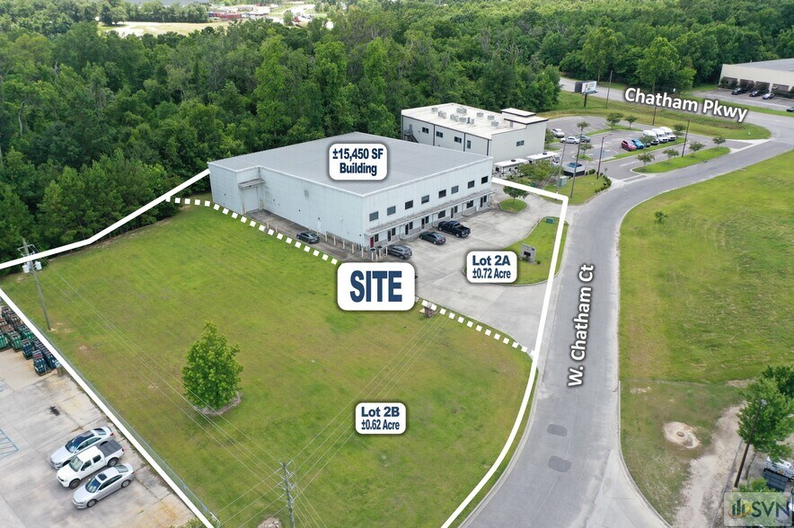 More Photos Of 28 W Chatham Ct, Garden City Warehouse For Lease