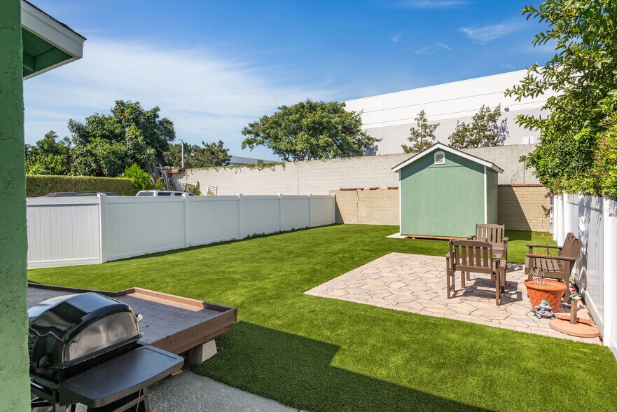 More Photos Of 1633 Del Amo Blvd, Torrance Skilled Nursing Facility For Sale
