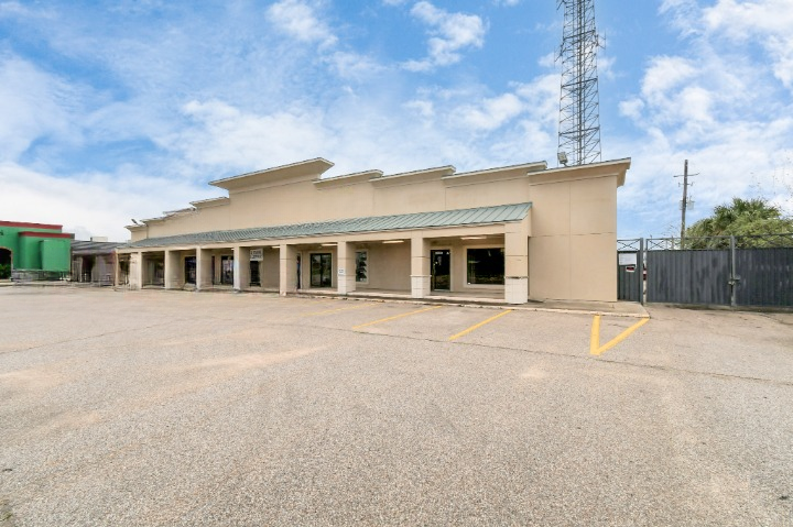 Primary Photo Of 5220-5234 Highway 6 N, Houston Freestanding For Lease