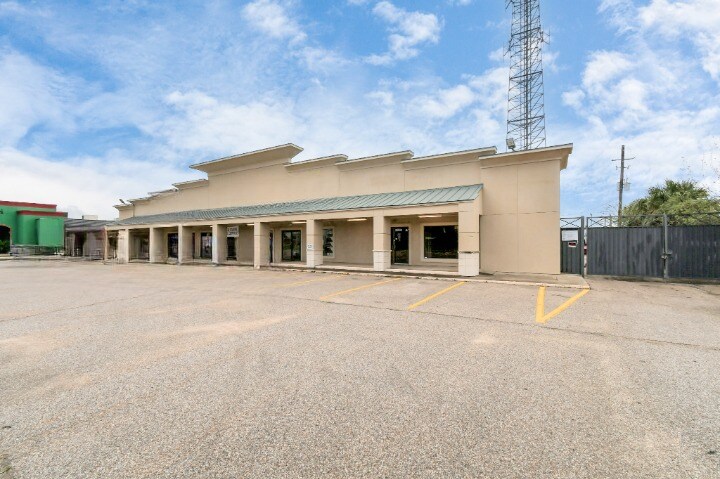Primary Photo Of 5220-5234 Highway 6 N, Houston Freestanding For Lease
