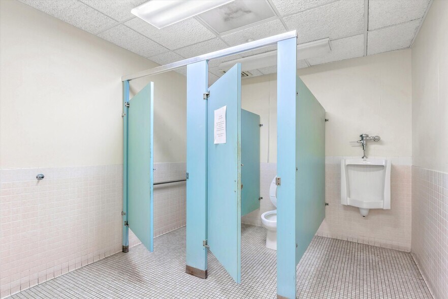 More Photos Of 1825 St Johns Ave, Palatka Office For Sale