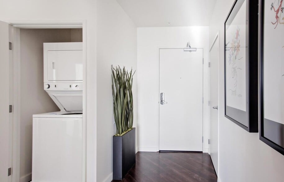 More Photos Of 1221 SW 11th Ave, Portland Apartments For Lease