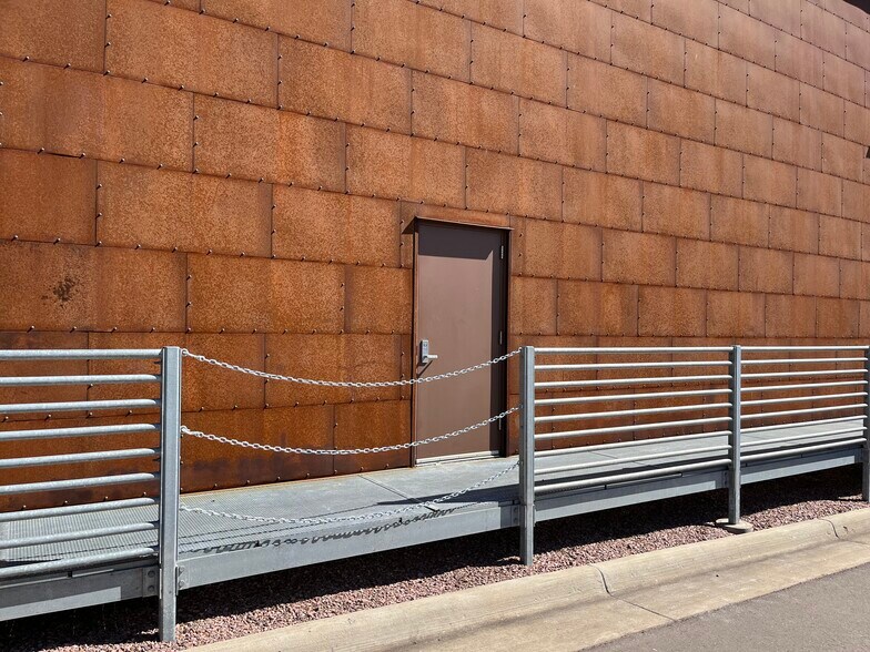 More Photos Of 6221 S Western Ave, Sioux Falls General Retail For Lease