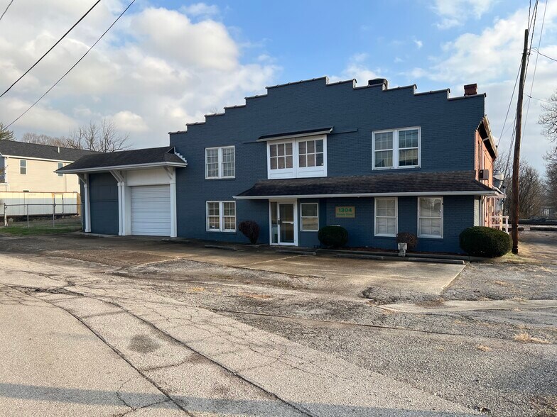Primary Photo Of 1110 Dewey St, New Albany Flex For Sale