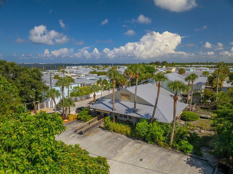 Primary Photo Of 3200 NE Maple Ave, Jensen Beach Restaurant For Lease