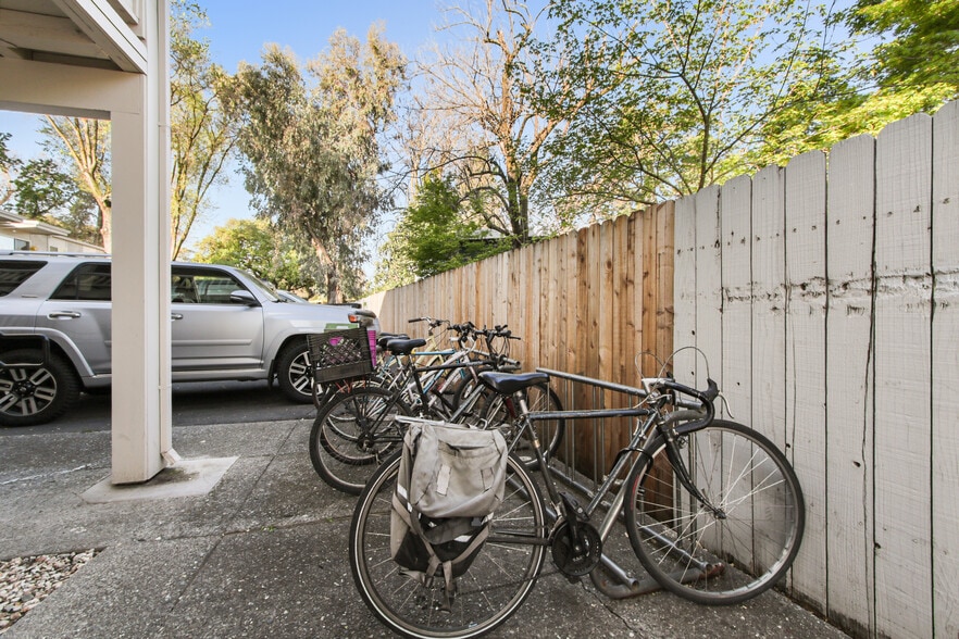 More Photos Of 745 F St, Davis Apartments For Sale