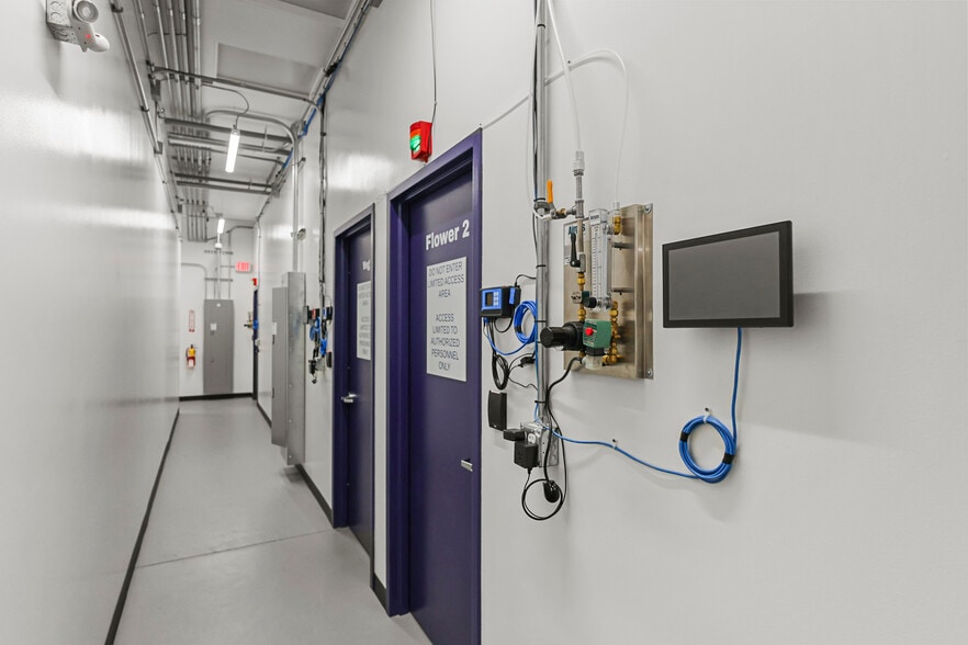 More Photos Of 700 S Main St, Sheffield Refrigeration Cold Storage For Sale