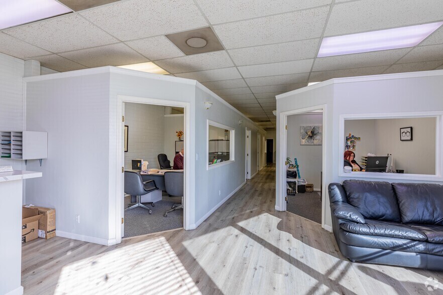 More Photos Of 8870-8878 La Mesa Blvd, La Mesa Storefront For Sale