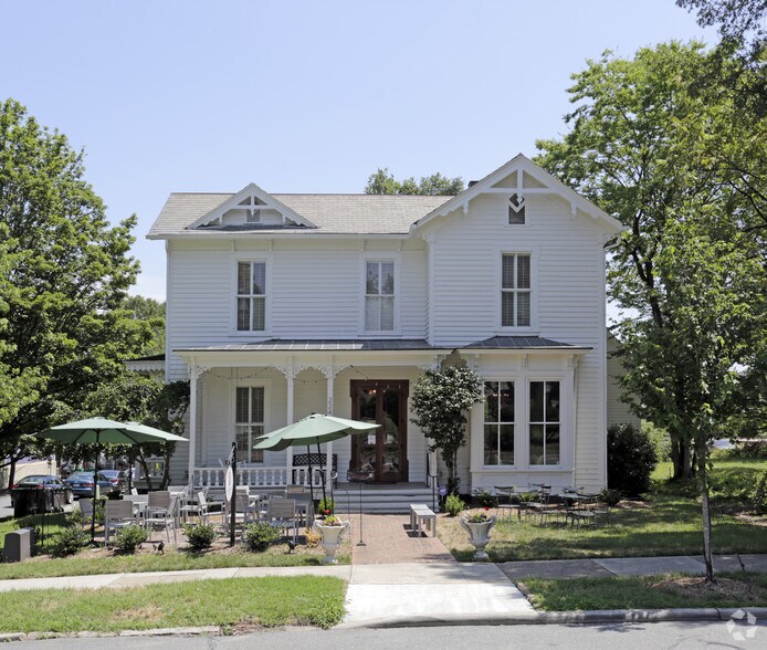 More Photos Of 224 W 10th St, Charlotte Restaurant For Sale