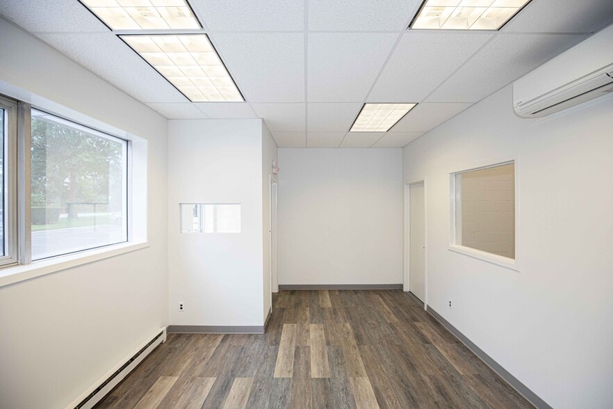 More Photos Of 66-96 Cain Dr, Brentwood Industrial For Sale