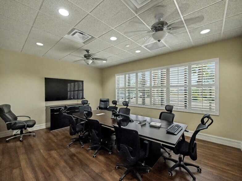 More Photos Of 6861 Garden Rd, Riviera Beach Warehouse For Sale