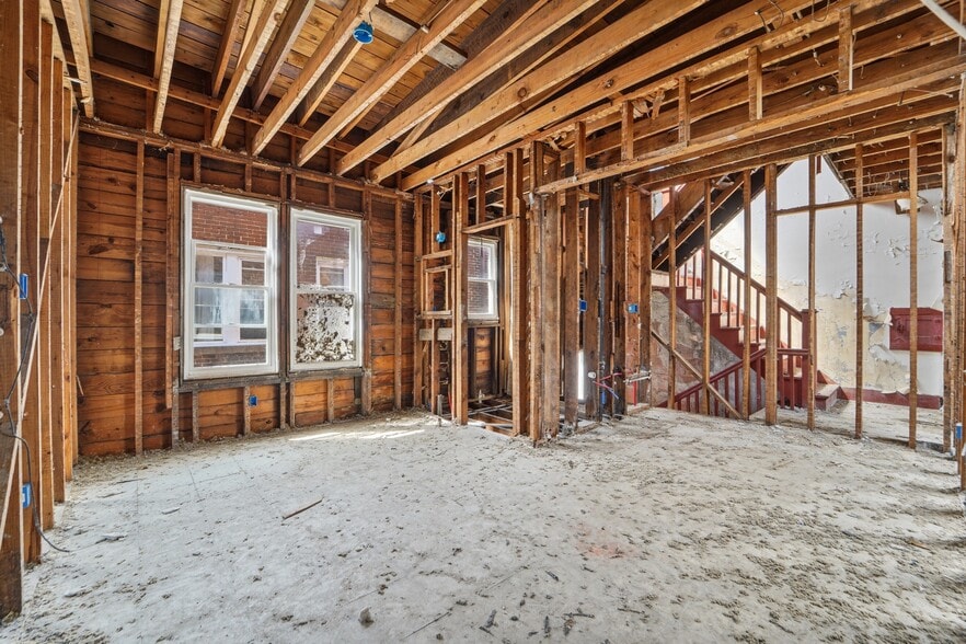 More Photos Of 1300 Porter St, Dearborn Apartments For Sale
