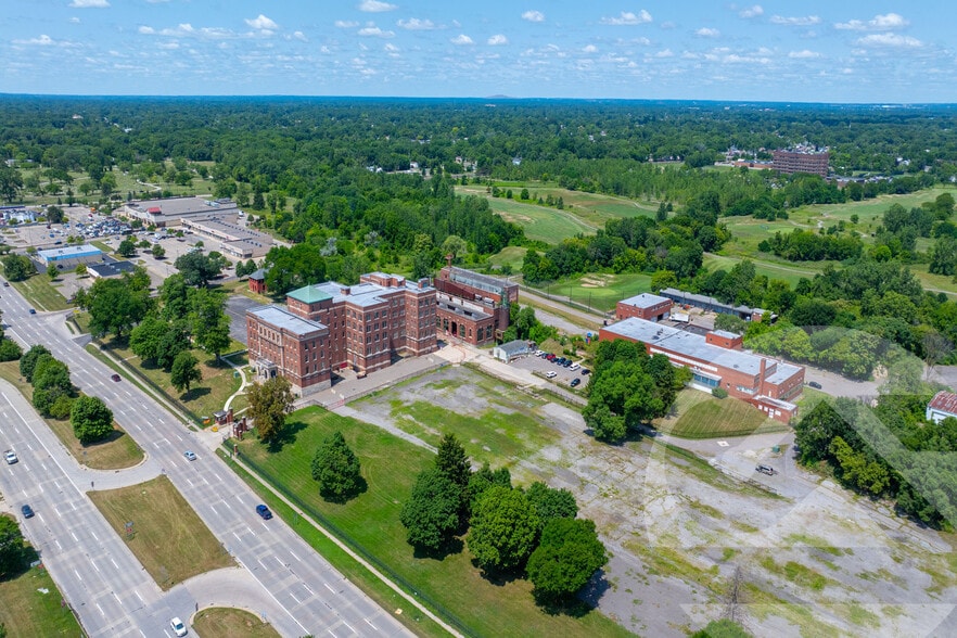 Primary Photo Of 30600-30712 Michigan Ave, Westland Schools For Sale