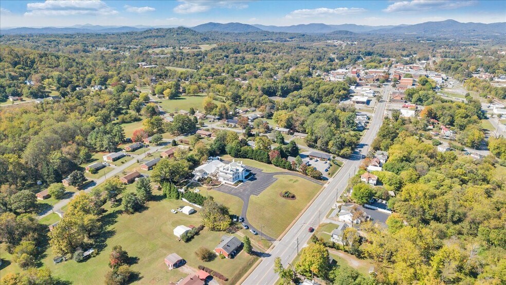 More Photos Of 812 E Main St, Bedford Lodge Meeting Hall For Sale