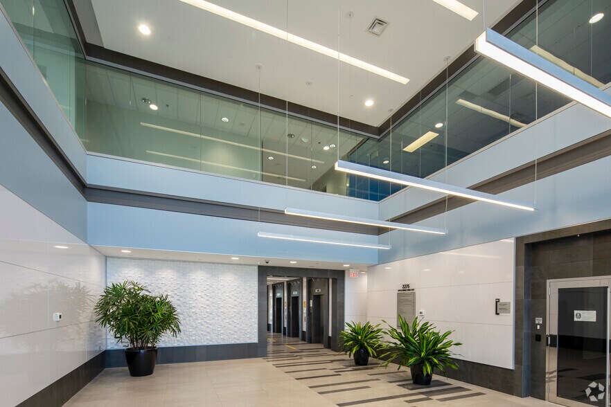 More Photos Of 2275 Upper Middle Rd E, Oakville Coworking Space