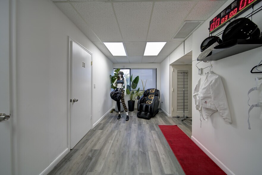 More Photos Of 2455 SW 27th Ave, Miami Medical For Lease