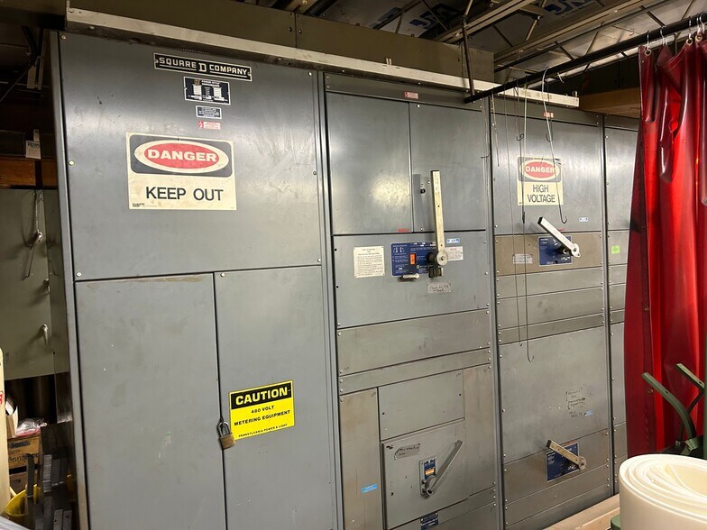 More Photos Of 2001 Market St, Ashland Manufacturing For Lease