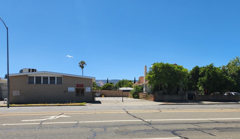 More Photos Of 618 Davis St, Vacaville Service For Sale