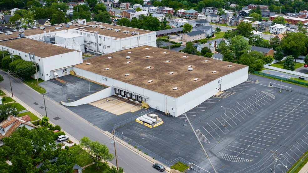 More Photos Of 291 W Wolfe St, Harrisonburg Warehouse For Lease