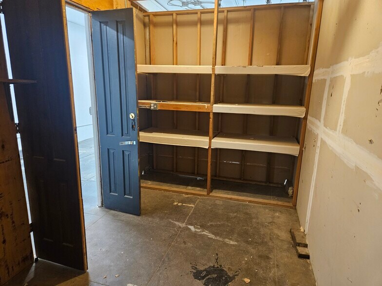 More Photos Of 260 N Petaluma Blvd, Petaluma Storefront Retail Office For Lease
