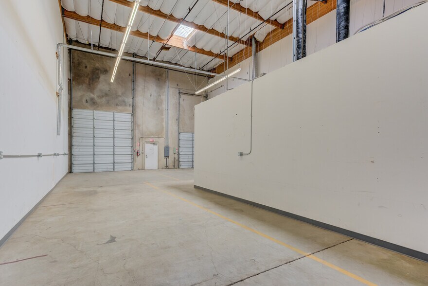 More Photos Of 871 Cotting Ct, Vacaville Warehouse For Lease