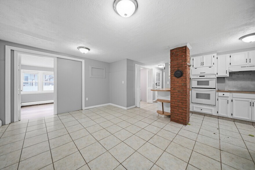 More Photos Of 266 Douglas St, Manchester Multifamily For Sale