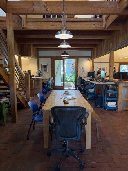More Photos Of 150 W Jessup Ave, Longwood Office For Sale