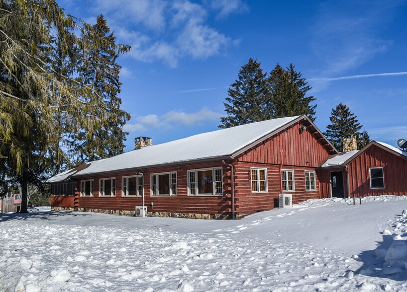 More Photos Of 32600 N State Route 44, Slate Run Hotel For Sale