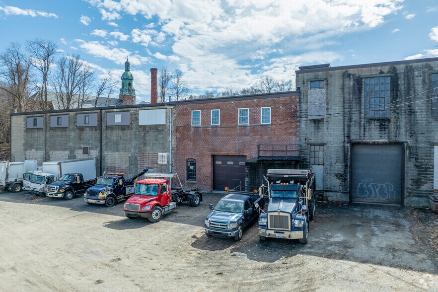 More Photos Of 75 Walnut St, Fitchburg Warehouse For Sale