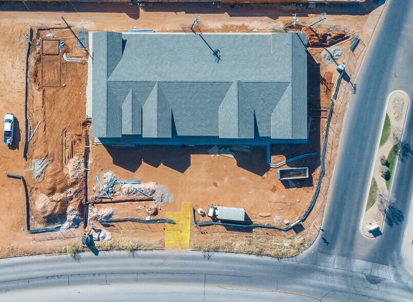 More Photos Of 607 Tradewinds Blvd, Midland Land For Lease