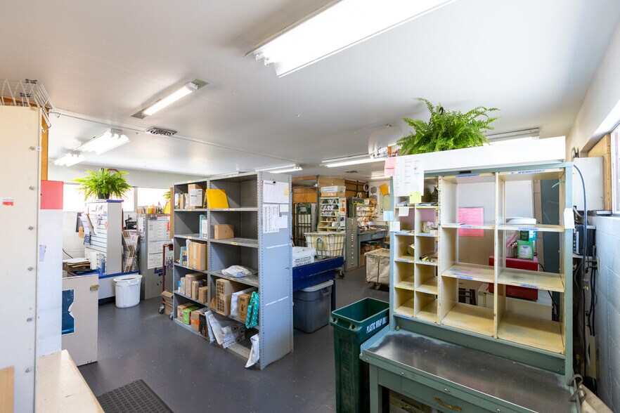 More Photos Of 96 N Main St, Dufur Post Office For Sale