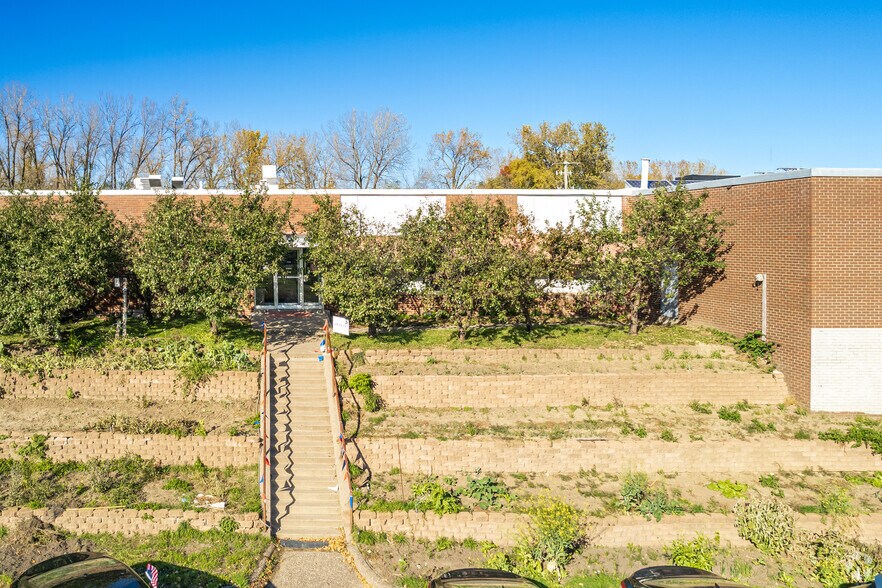 More Photos Of 1065 Viking Dr E, Maplewood Light Manufacturing For Sale