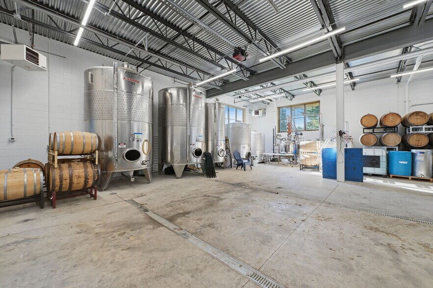 More Photos Of 2637 S Cleveland Massillon Rd, Barberton Winery Vineyard For Sale