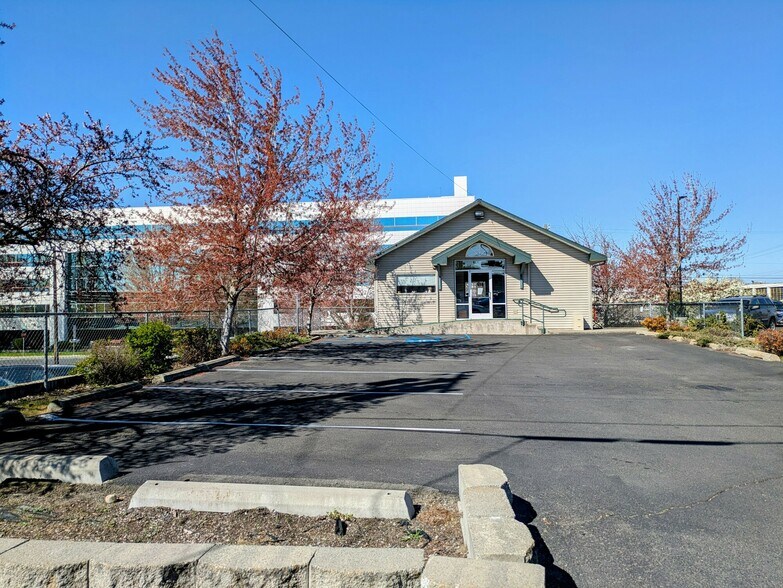 Primary Photo Of 1320 N Atlantic St, Spokane Office For Sale