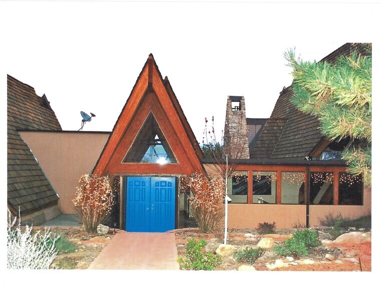 More Photos Of 2814 Dead Horse Loop, Alton Specialty For Sale