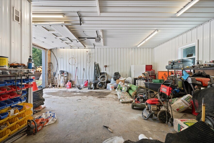 More Photos Of 136 US Hwy 1, Verona Island Light Manufacturing For Sale