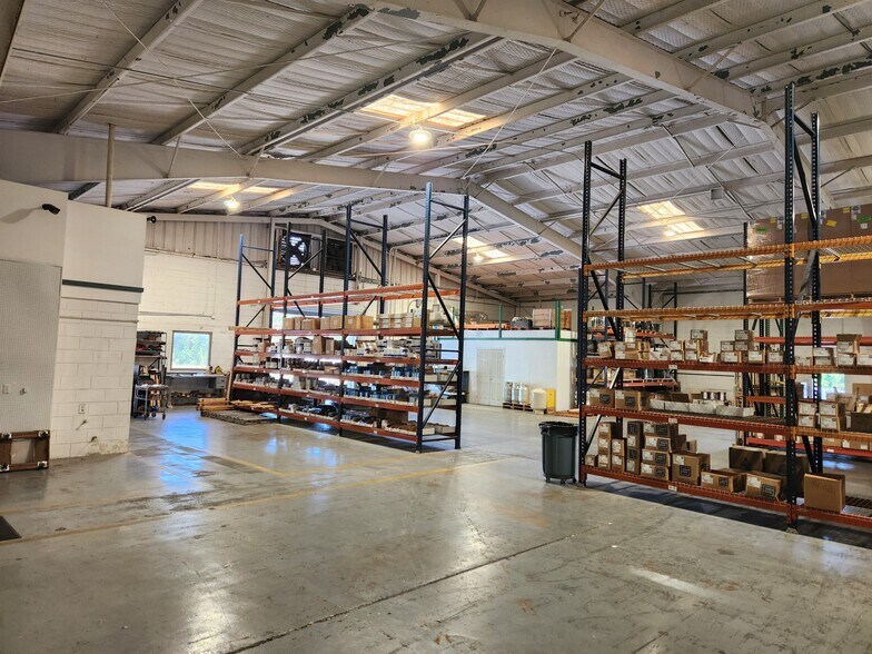 More Photos Of 5365 Willis Rd, Theodore Service For Sale