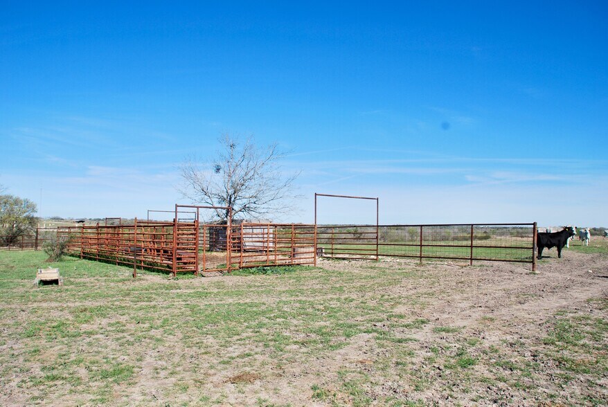 More Photos Of TBD State Highway 95, Moulton Land For Sale