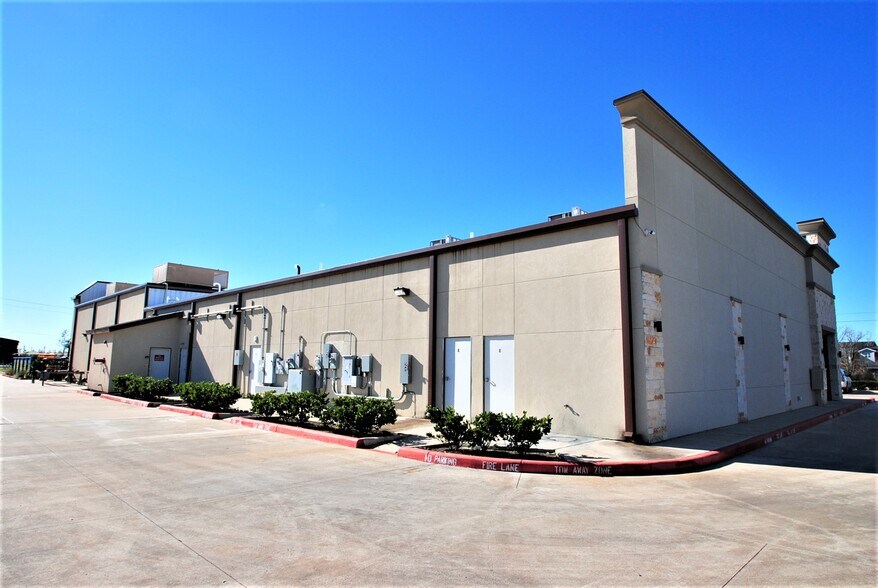 More Photos Of 828 FM 646, League City Storefront For Lease