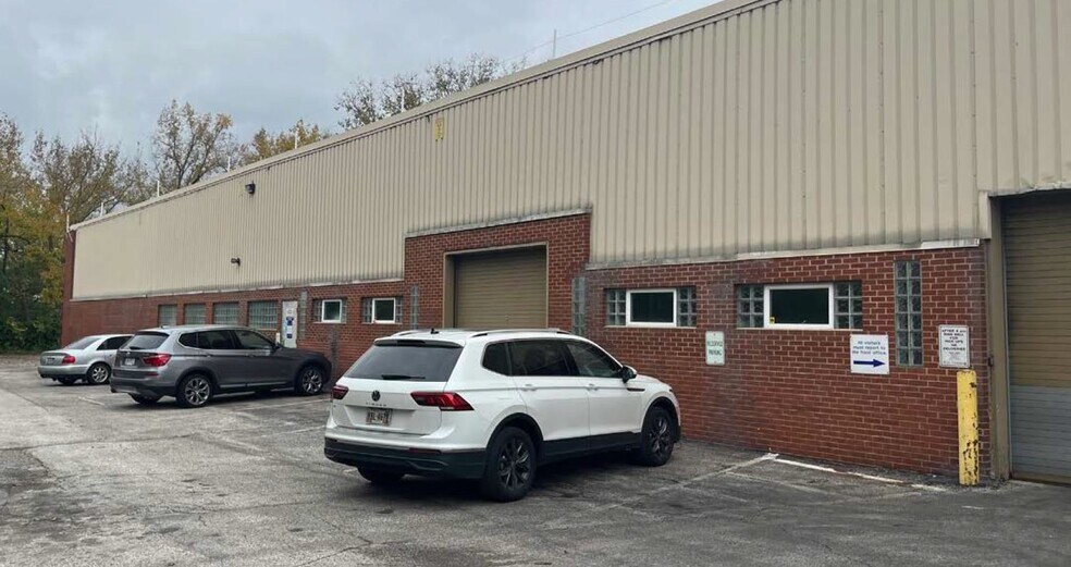 More Photos Of 5403 Schaaf Ln, Independence Warehouse For Lease