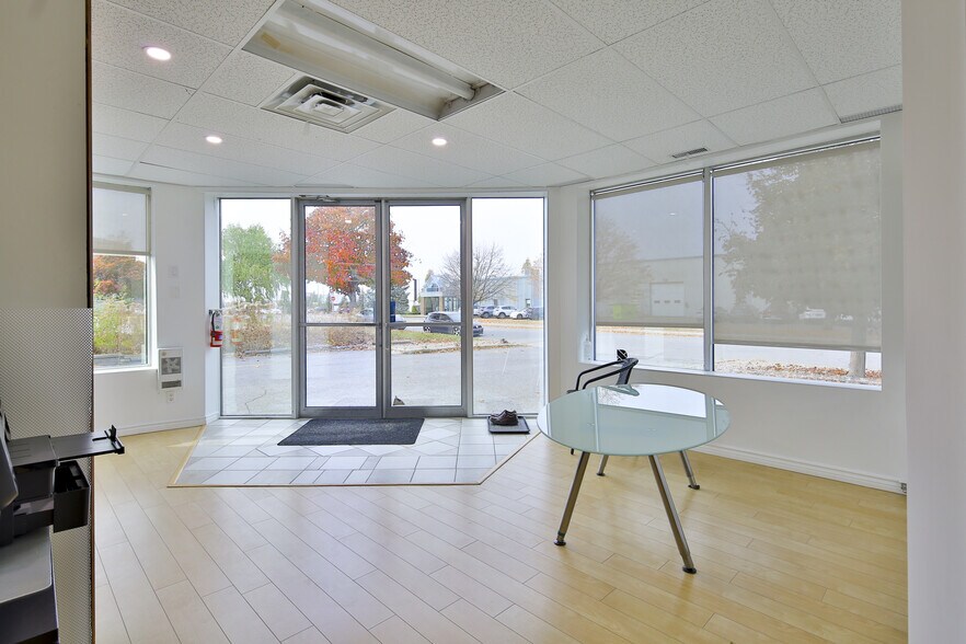 More Photos Of 1100 Rue Hérelle, Longueuil Warehouse For Sale