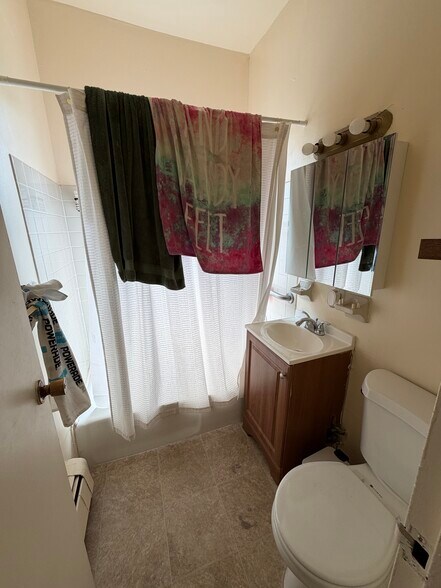 More Photos Of 130 Grand Ave, Englewood Apartments For Sale