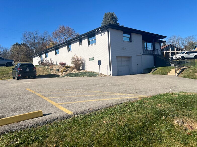 More Photos Of 1050 Oakdale Rd, Oakdale Office For Sale