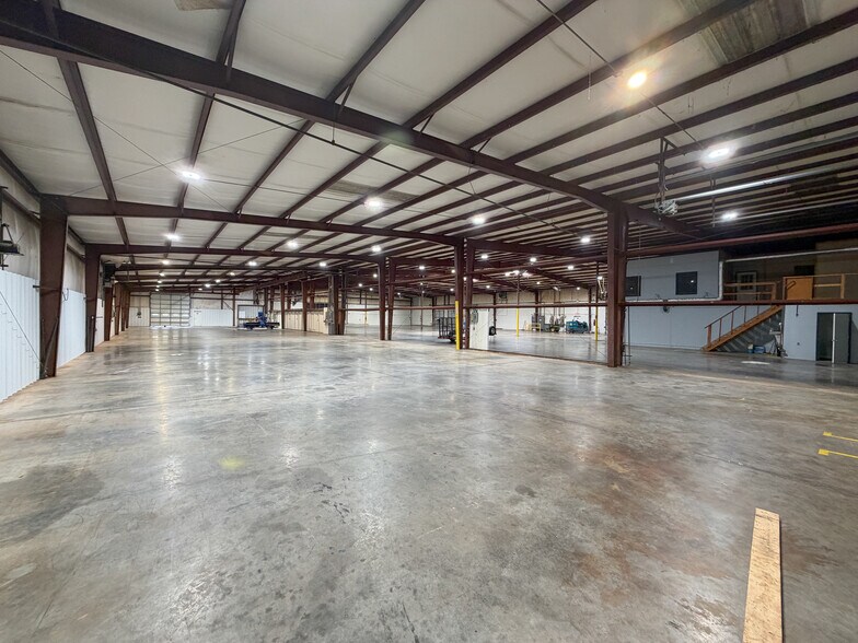 More Photos Of 144 Industrial Dr, Forest City Warehouse For Lease